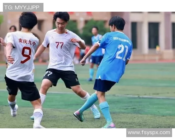 广州足球妹子热爱绿茵场展现青春活力与拼搏精神的故事